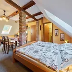 U Hronova-5 By Interhome *