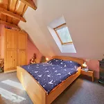 U Hronova-5 By Interhome * Chlivce